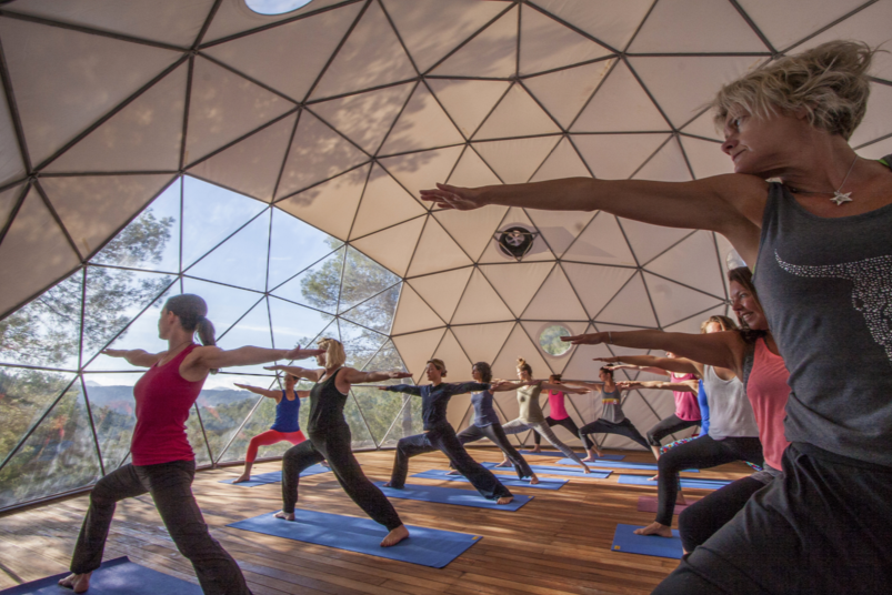 Yoga en mindflunessles in yogadome retreat Ibiza