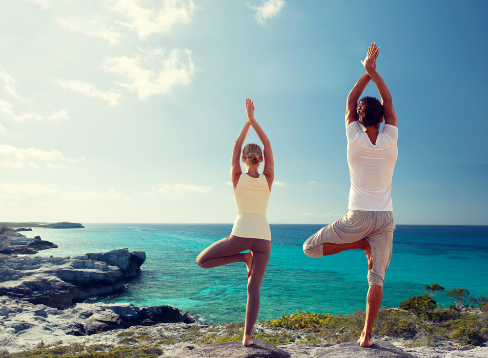 Yoga op strand retreat Ibiza